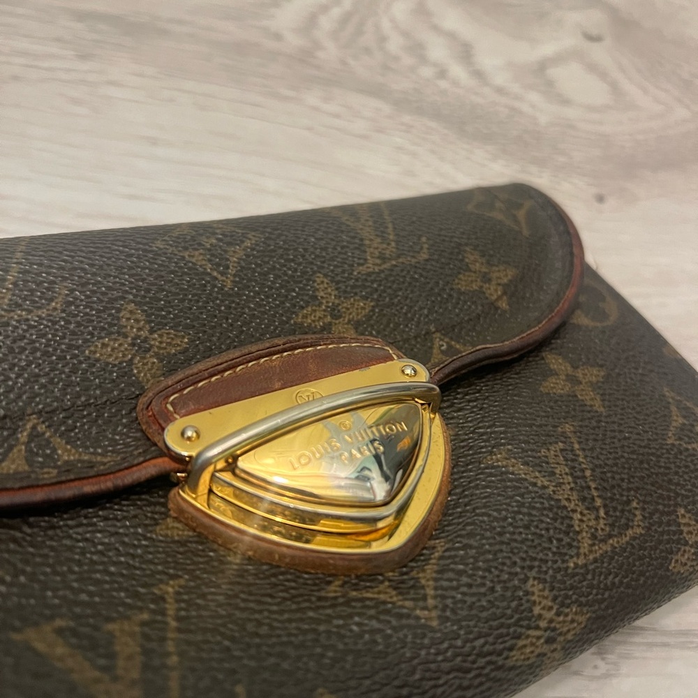 Louis Vuitton Wallet - Picture 2 of 6